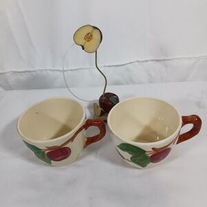 Unbranded Coffee Mugs Unisex OS Cream Good Vintage Apple Hand Painted Set‎ of 2